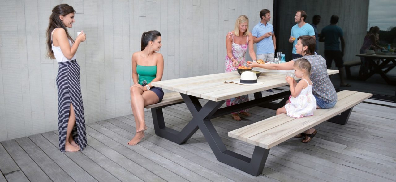 GESCOVA COLLECTION : PICNIC TABLE BY BONUCCI.